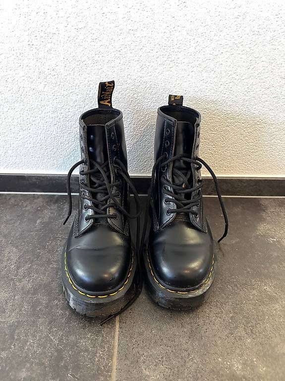 Chaussures hommes: Dr. Martens – D'occasion à Kriessern par Olifribi