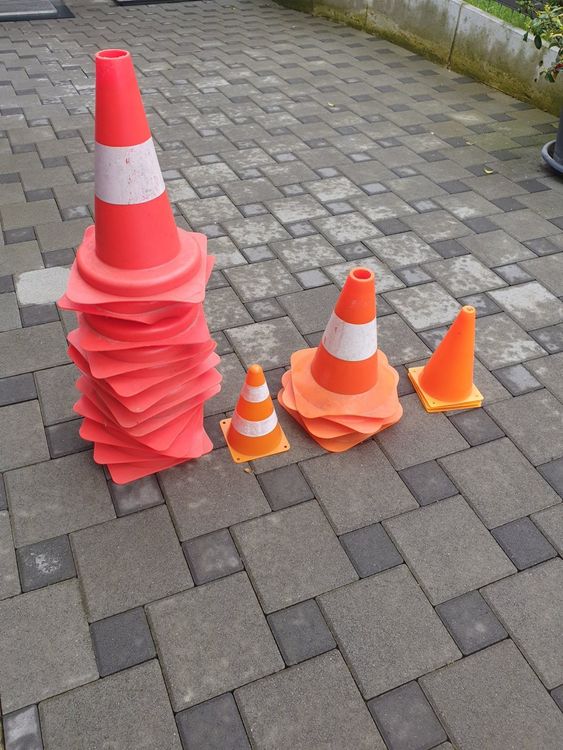 Pilonen (Gebraucht) in Schneisingen für CHF 16 – nur Abholung auf ...