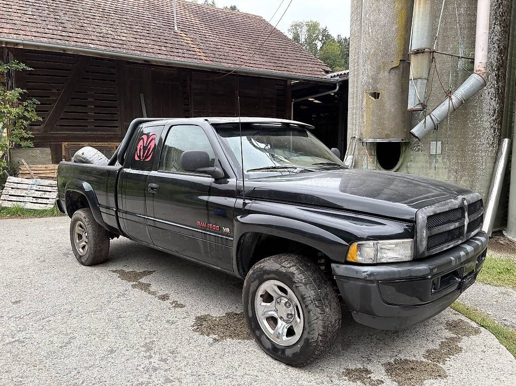 Dodge Automobili: Doge RAM 1500 – Usato da Rüti b. Riggisberg venduto da ste_gpd7 2