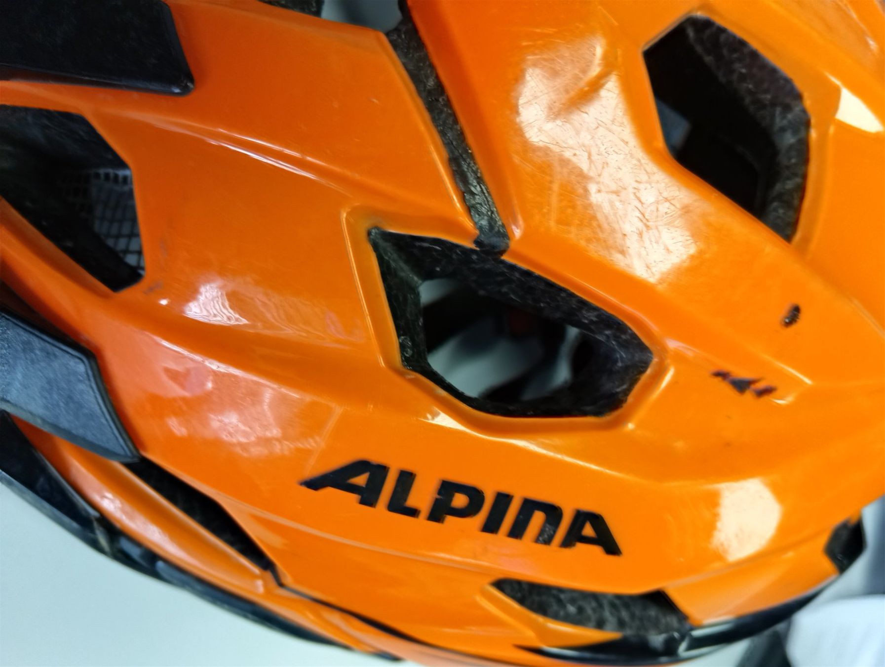 Helme: Velohelm Alpina – Gebraucht aus St. Gallen von Hinterberg