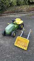 RollyToysJohn Deere Kindertrettraktor inkl. Schaufel