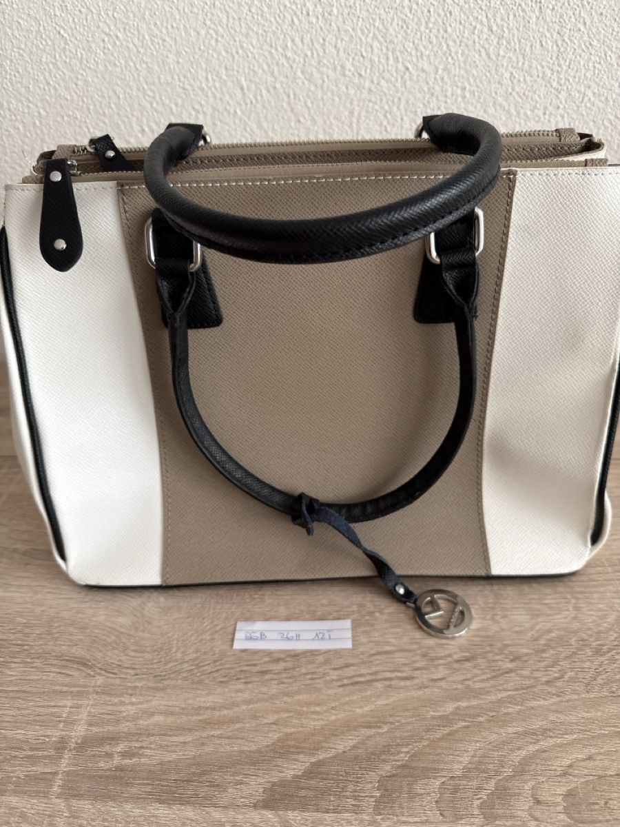 Borse da donna: Lederhandtasche wenig gebraucht  – Usato da Winkel venduto da mon_2p6w