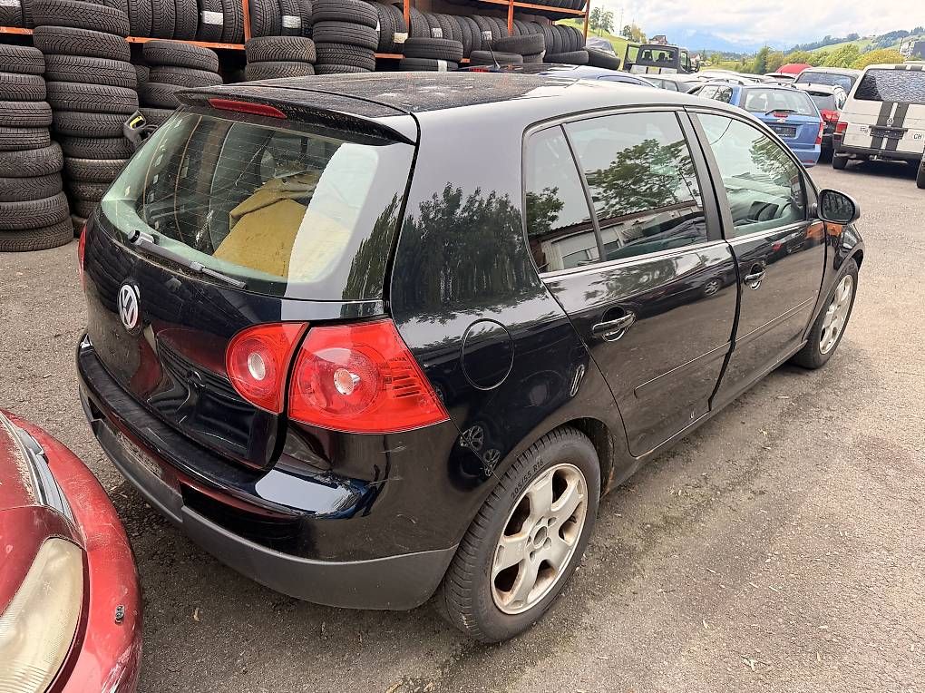 Automobili: VW Golf 5  Ersatzteile  – Usato da Udligenswil venduto da Sch2s 3