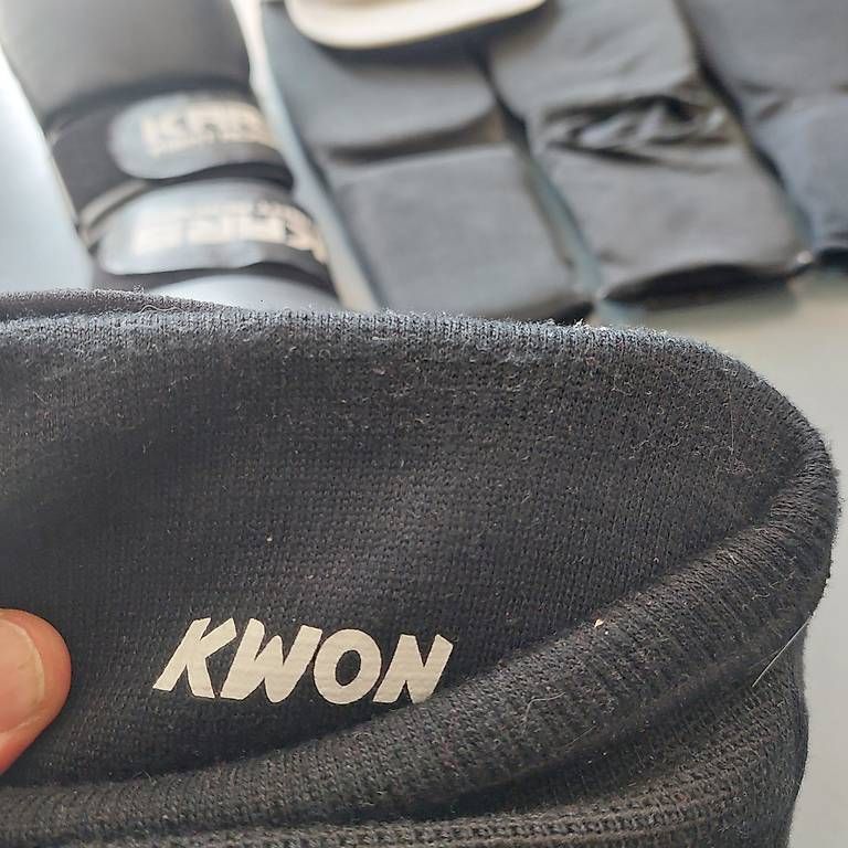 Guanti & manicotti: Kungfu Kampf Boxhandschuhe Schoner Grösse L – Usato da Ermenswil venduto da Ingram0 2