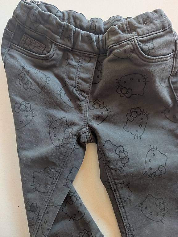 Pantalons: Hello Kitty Thermohose gr.122 – D'occasion à Bramboden par zae_ql2d 4