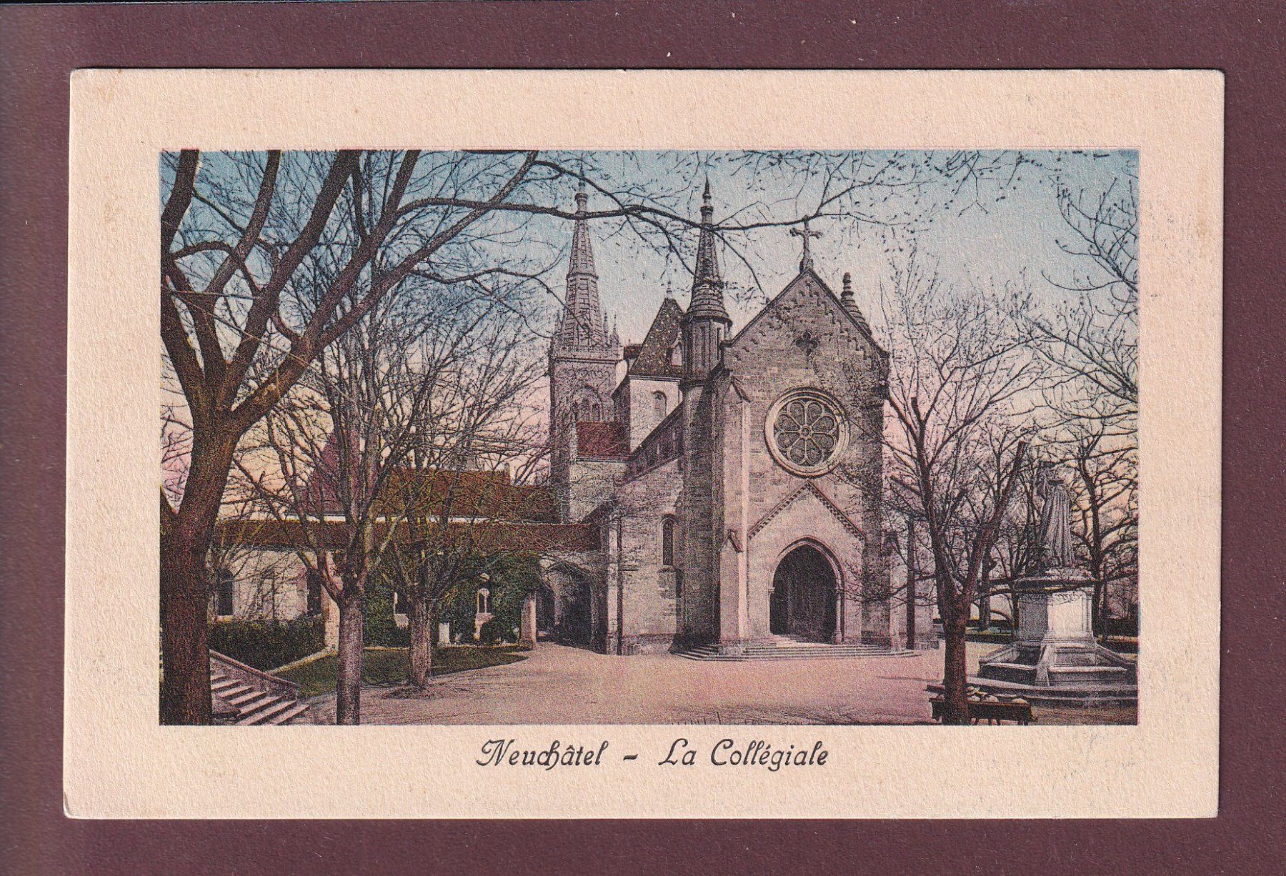 Cartoline postali: NEUCHÂTEL - La Collégiale – Usato da Pully venduto da nicecards