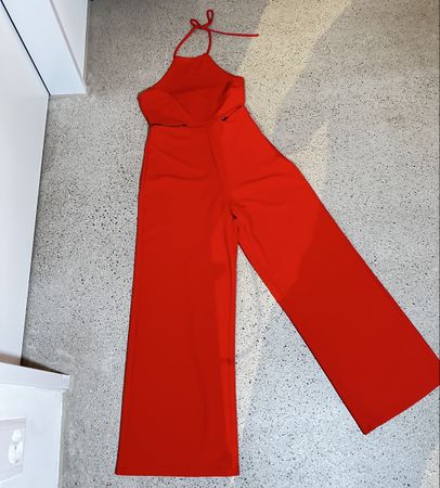Stradivarius Jumpsuit in Rot – Grösse M, weite Beine