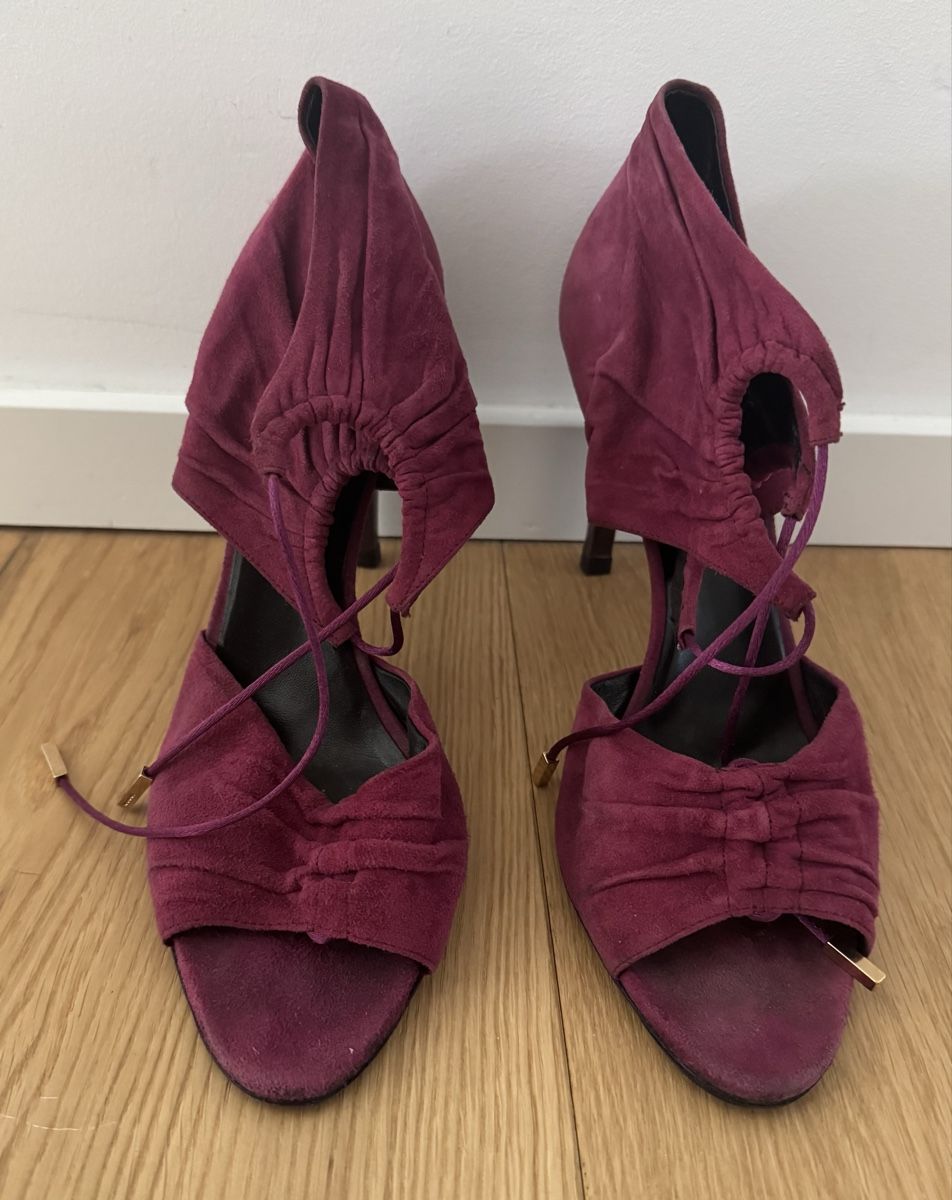 Gucci Scarpe da donna: Gucci suede lace-up sandals – Usato da Paradiso venduto da Edith_store 2