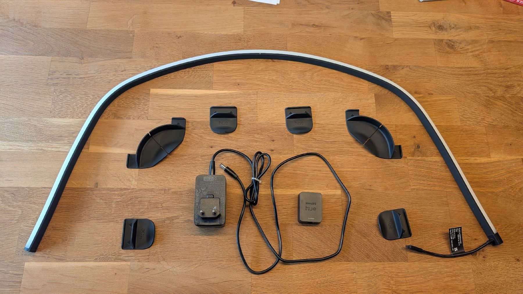 Philips Home Cinema: Philips Hue Play Gradient Lightstrip 32" / 34" – Nuovo (secondo la descrizione) da Volketswil venduto da mar_c5pv 1