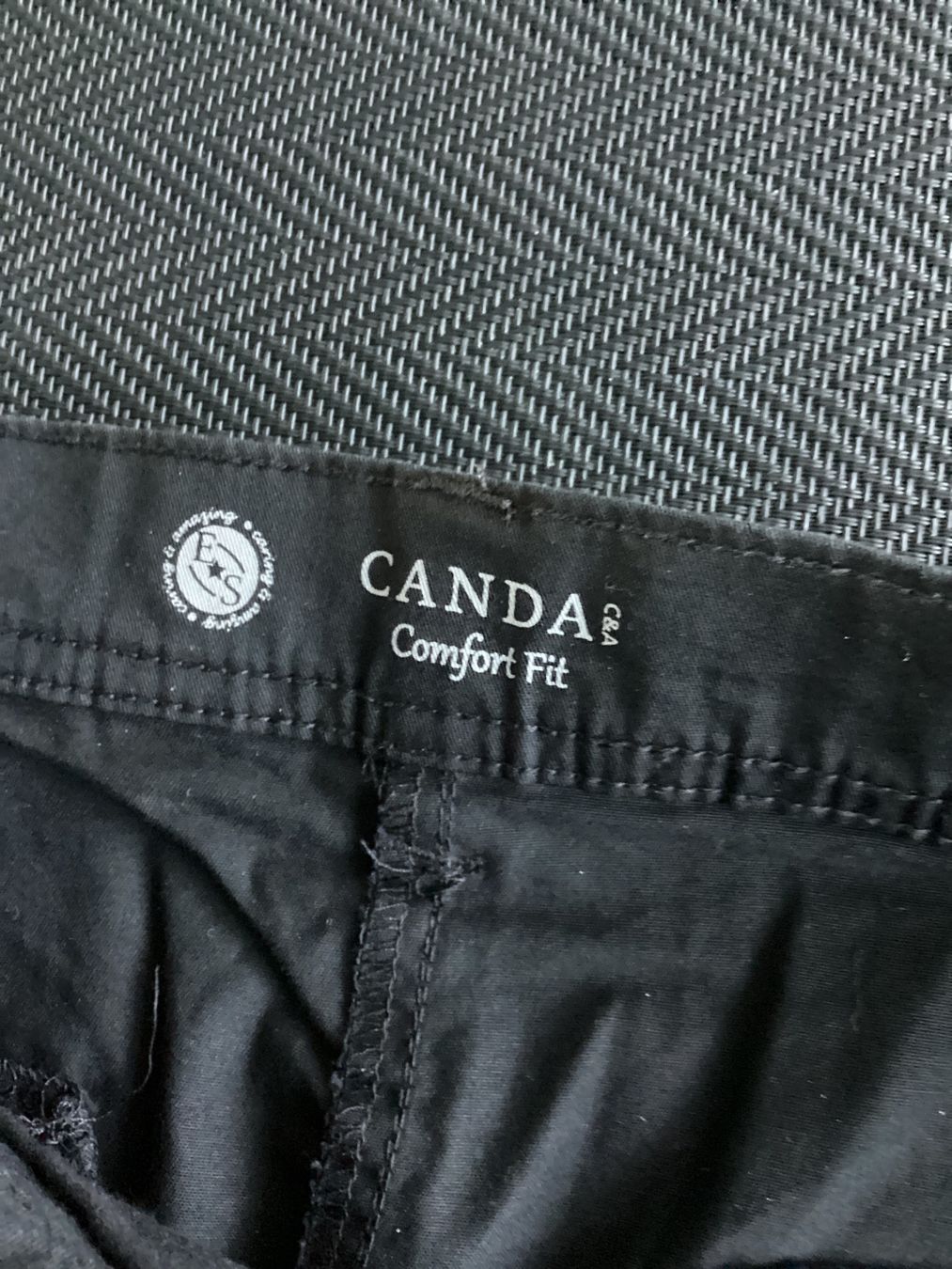C&A Pantaloni: E2/ Short d'été noir Canda C&A , taille 46 – Usato da Bern venduto da ger_rxp9 1