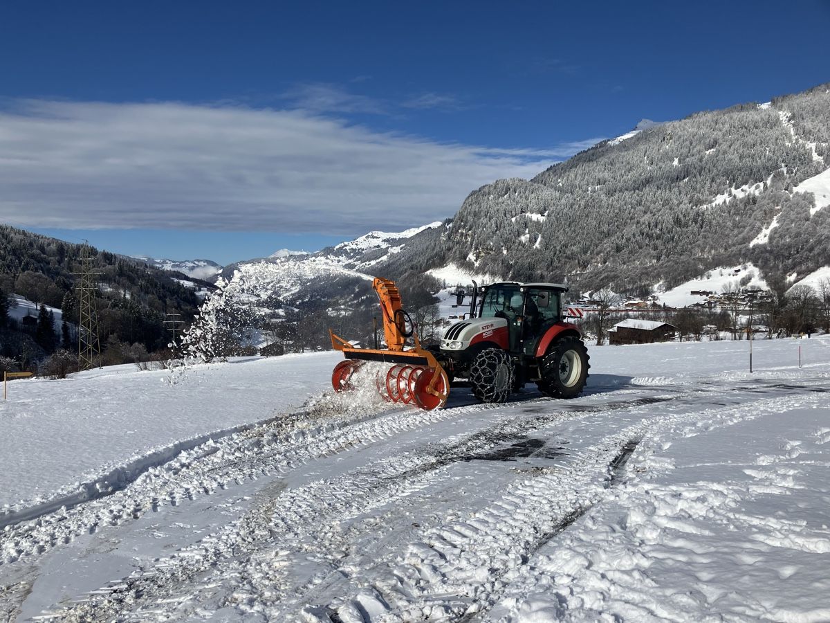 Kaltenbach Tutte le macchine: Schneefräse Kahlbacher  – Usato da Klosters venduto da Peterbrosi 2