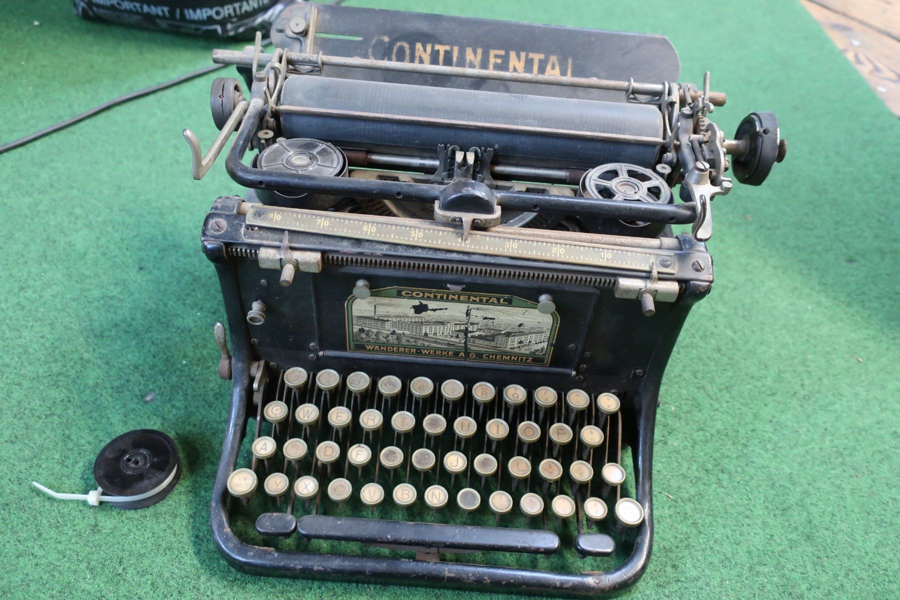 Continental Macchine da scrivere: Schreibmaschine, Antik – Usato da Birsfelden venduto da Hupi59