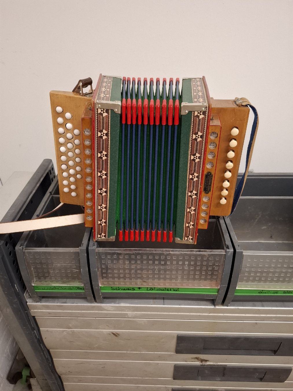 Eichhorn Musikinstrumente: Eichhorn orgeli – Gebraucht aus Villeneuve von BibiVintage