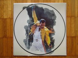 Queen - Live Wembley Part 2 - Picture LP, NEU im Hardcover