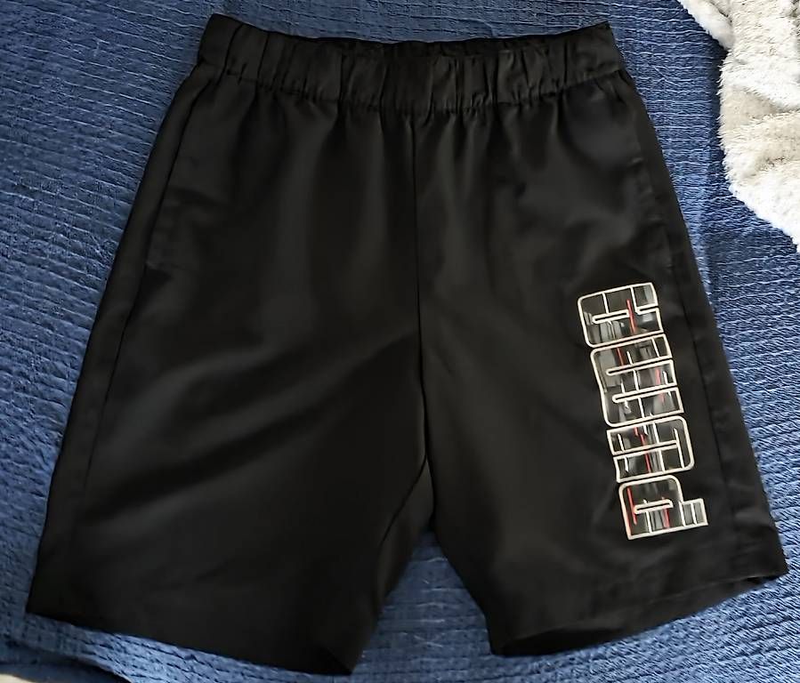 Pantalons: Puma Shorts 164 – D'occasion à St. Gallen par reb_955g 1