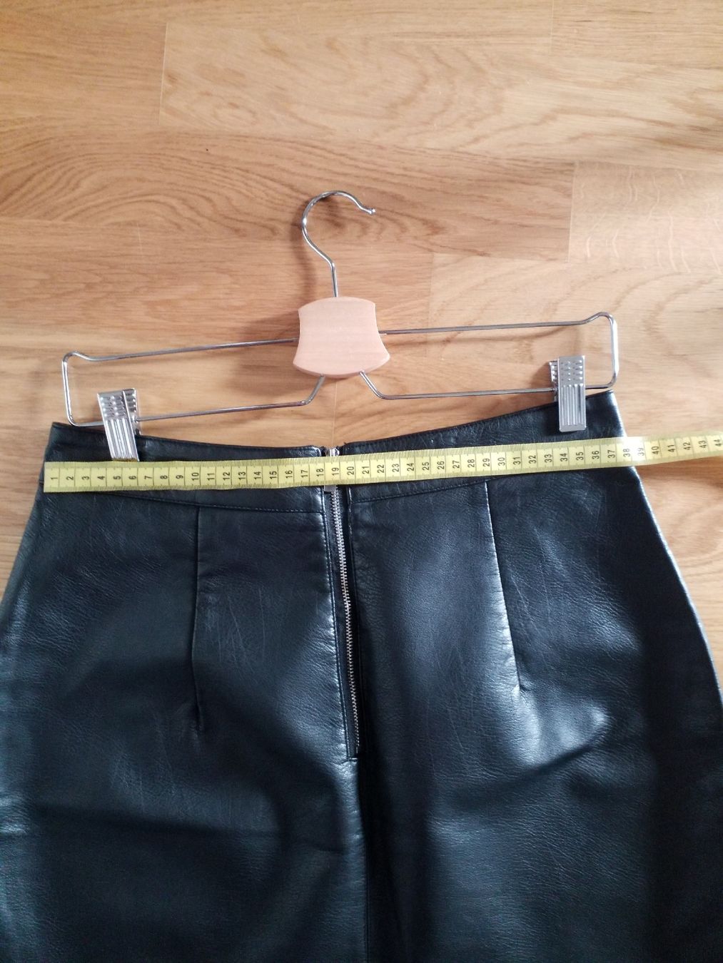 Röcke: Black Faux Leather Mini Skirt – Gebraucht aus Luzern von _Lobster_ 4