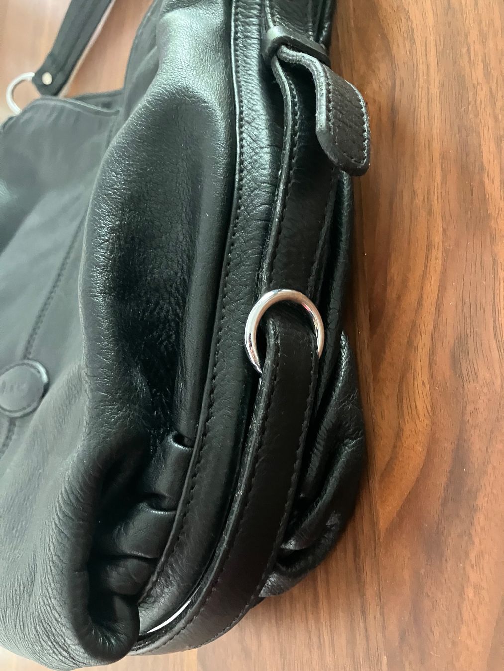 Tod'S Taschen für Damen: TOD'S Tasche Leder schwarz – Gebraucht aus Windisch von Lyudmila01 2