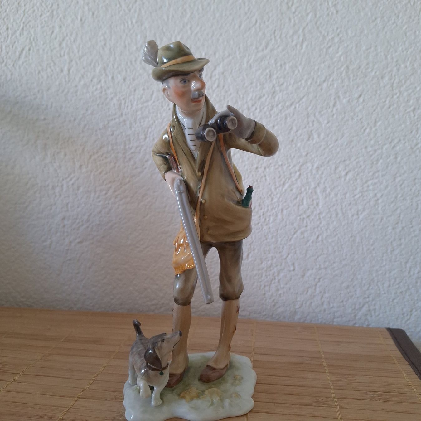 Statuette: Alka, Porzellan Figur, Jäger – Usato da Winterthur venduto da ric_rl7n 7