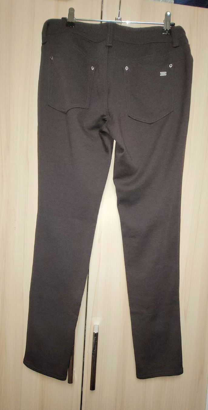 Pantaloni: Damenhose Jersey Gr. 38 braun – Usato da Madiswil venduto da Lentiggine 1