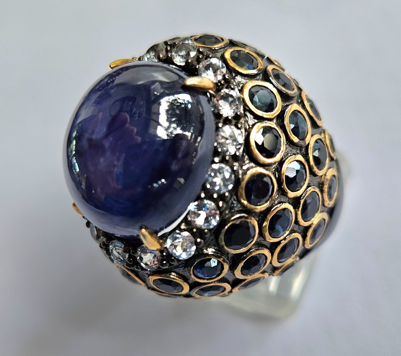 Anelli: Edler Ring mit grossem blauem Sternsafir – Nuovo (secondo la descrizione) da Zürich venduto da Bieter04 4