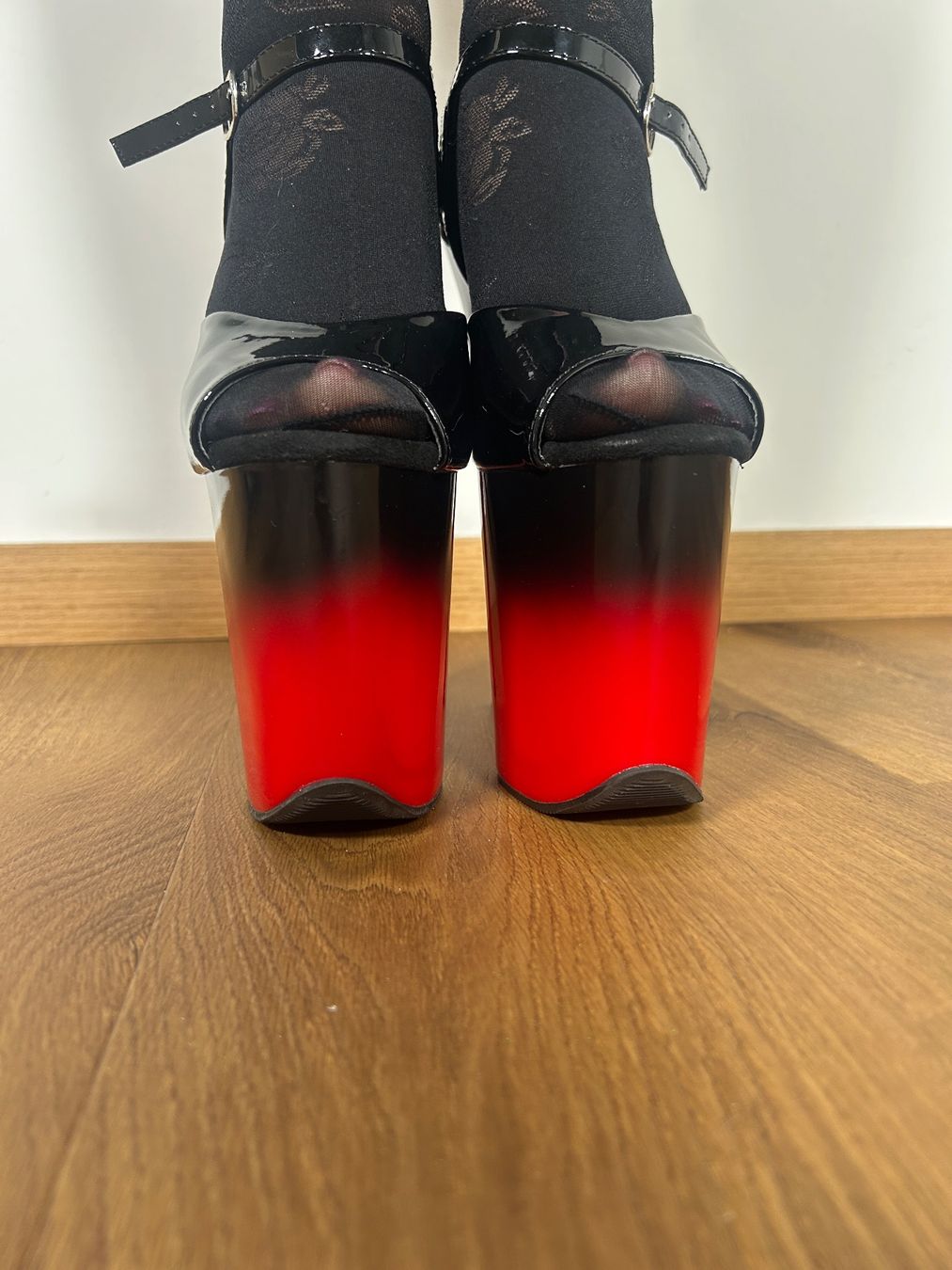 Scarpe da donna: Pleaser Platform Heels Schwarz Rot Gr 38 Neu – Nuovo e nell'imballaggio originale da Regensdorf venduto da Spyke55 7