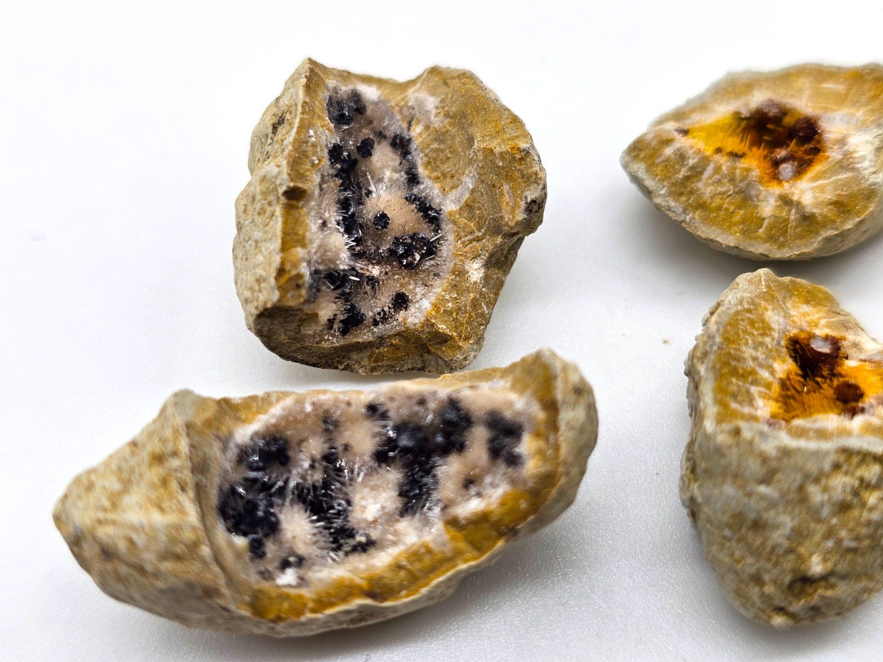 Minerali & Pietre curative: RaRe Kutnohorite with Aragonite in Geode – Usato da Figino venduto da minshop 2