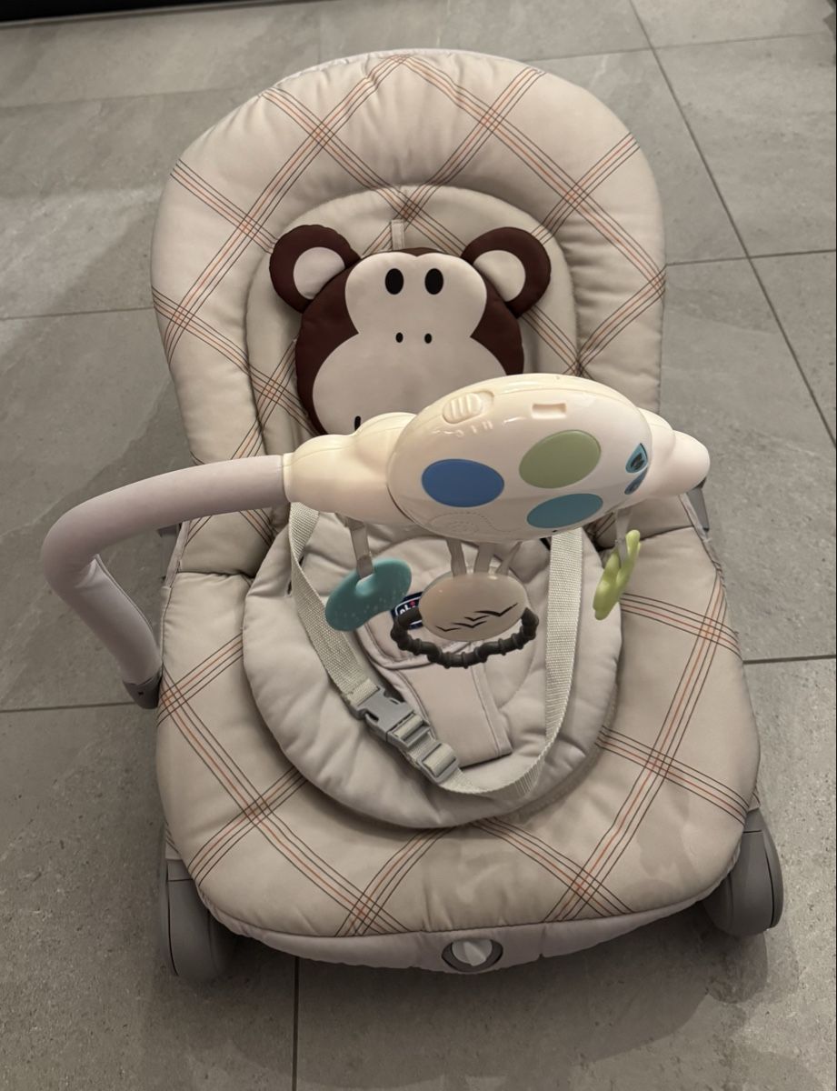 Chicco Sdraiette & Sdraiette a dondolo: Chicco BALLOON Babywippe mit Spielbogen & Vibrationsfunktion – Usato da Schlattingen venduto da merayo99 2