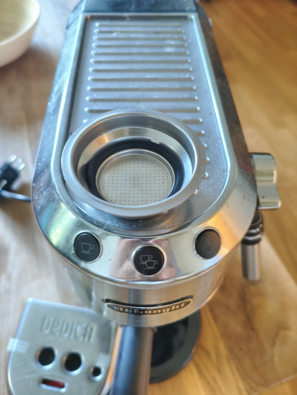 De'Longhi Macchine per caffè & Macchine per espresso: DeLonghi Dedica Espresso Machine EC680 Used – Usato da Zürich venduto da yul_7ccq 4