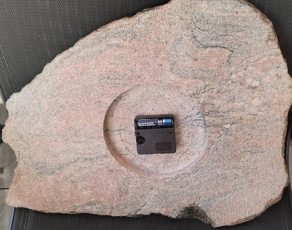 Orologi da terra & Orologi da parete: Wanduhr aus Naturstein – Usato da Steinach venduto da Tsgweh 4