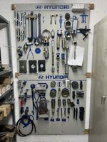 Werkzeugwand Hyundai mit Spezialwerkzeug gebraucht
