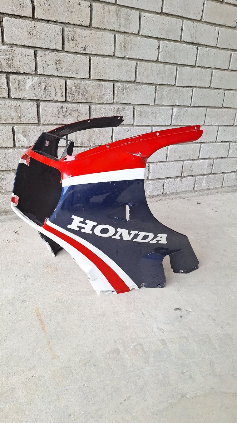 Alle Motorradersatzteile: Honda vf1000r  Verschalung  – Gebraucht aus Zwingen von lahonda11