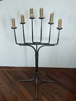 Grosser schmiedeeiserner Bodenkerzenständer / Kandelaber