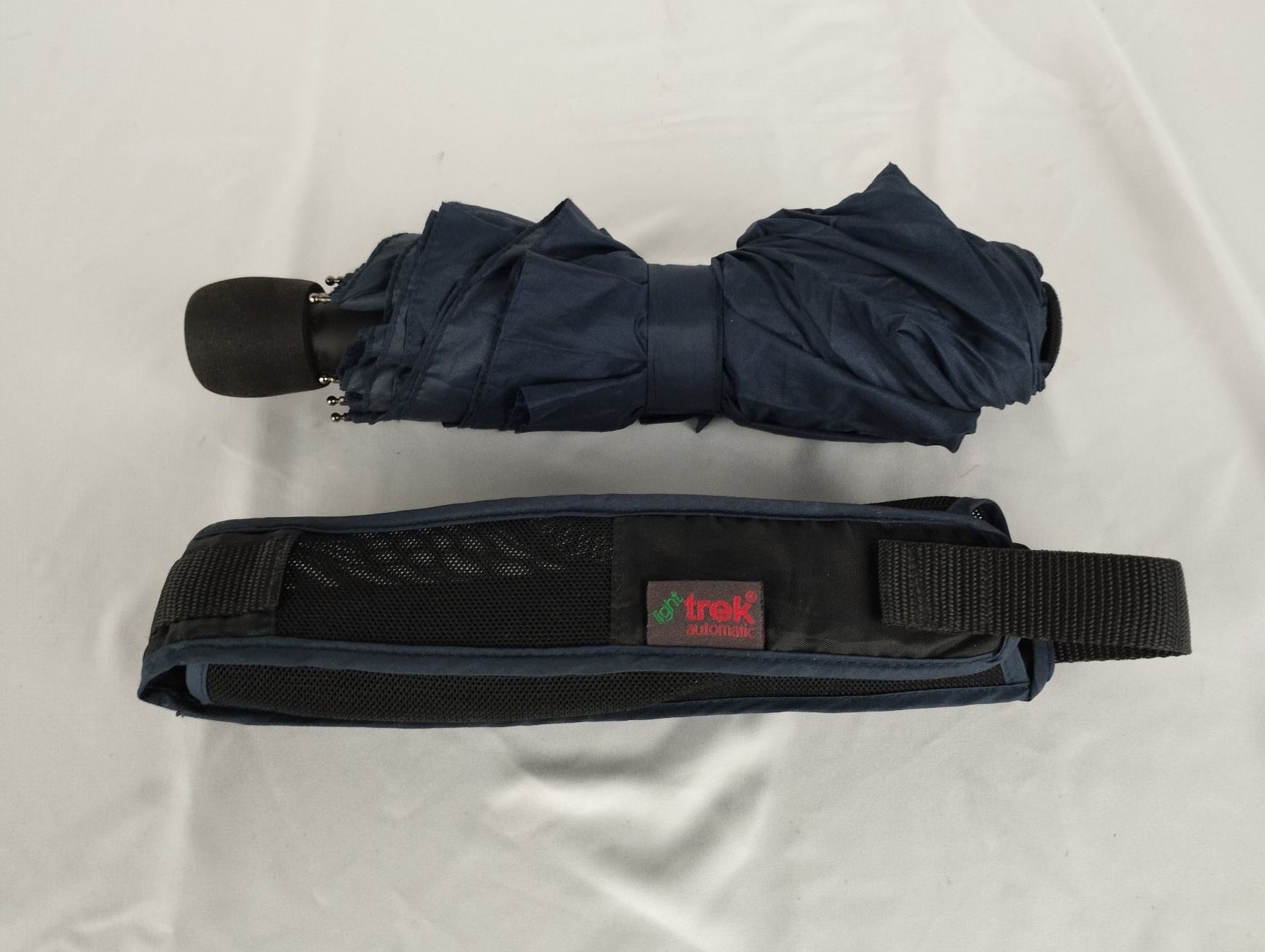 Ombrelli: LIGHT TREK Automatic Regenschirm inkl. Kompas Blau – Usato da Schübelbach venduto da Restwert_Schubelbach 4