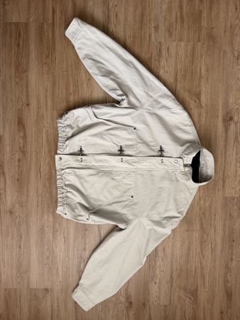 Zara Jacke beige mit Knebelverschluss Groesse M