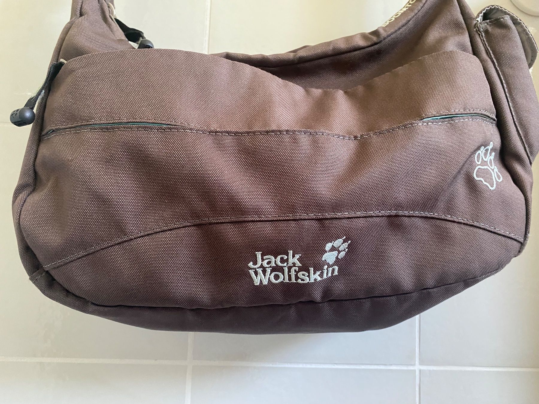 Jack Wolfskin Borse da donna: JACK WOLFSKIN Umhängetasche neuwertig – Usato da Besazio venduto da bags.2ndlife