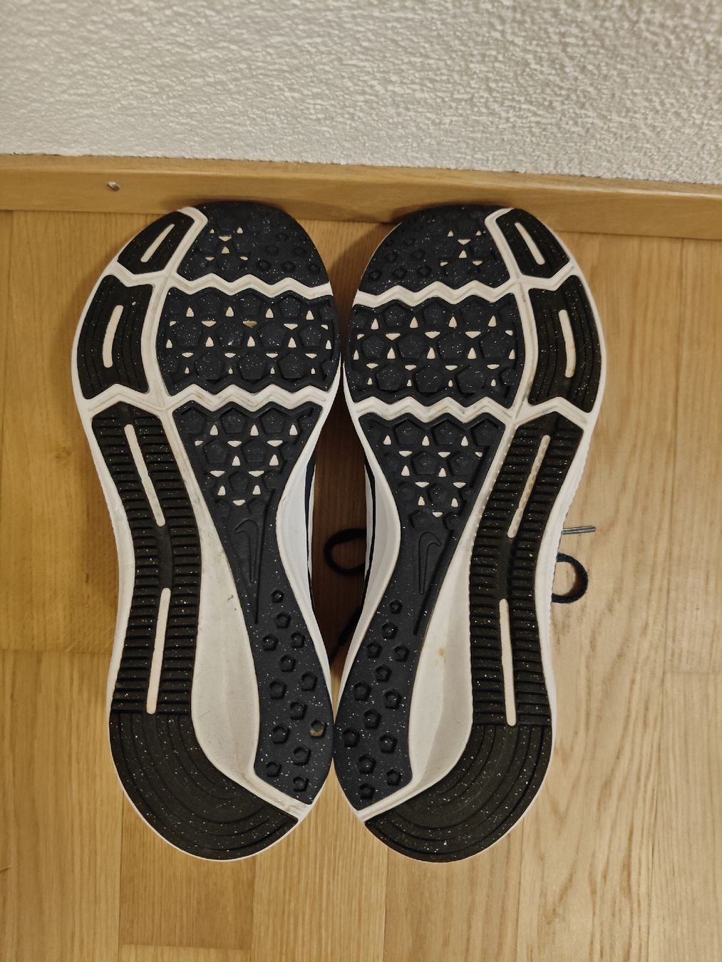 Nike Chaussures hommes: Nike Schuhe gr. 43 – D'occasion à Münsingen par pas_82kk 1