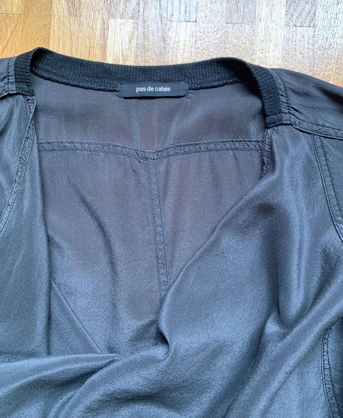 Tuniques: LAST CHANCE | Pas de Calais black silk tunic – D'occasion à Basel par gladghost 5