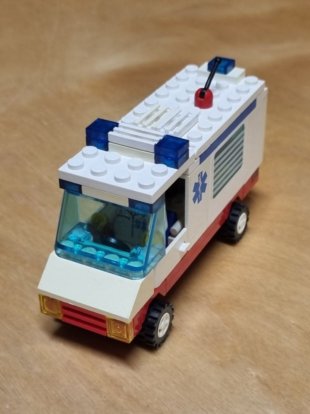 Lego Kit di costruzioni: LEGO System 6666 Ambulance – Usato da Basadingen venduto da tot_59zf 7