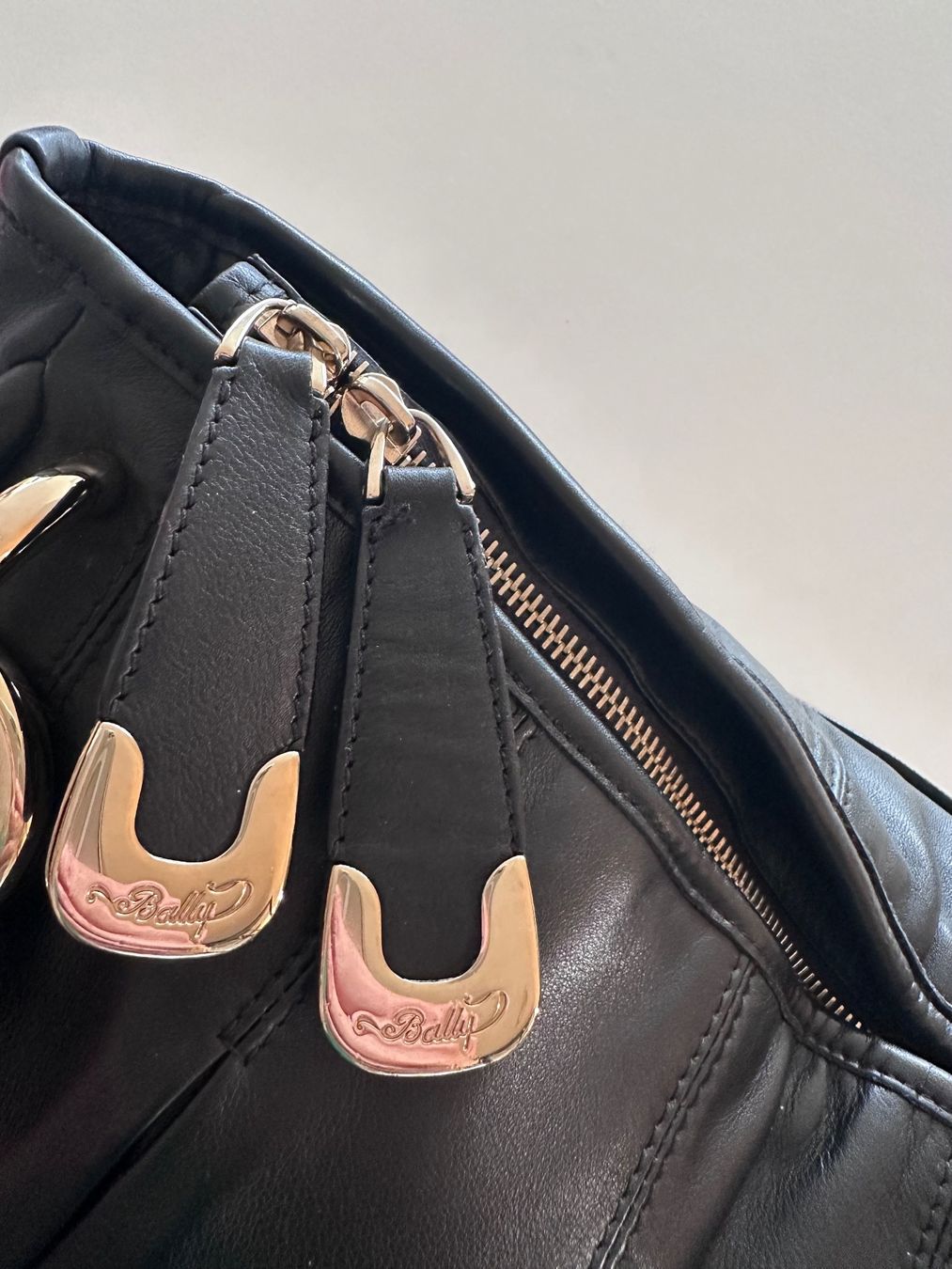 Bally Taschen für Damen: Wunderschöne BALLY Handtasche, super Zustand, schwarz – Gebraucht aus Küsnacht ZH von Harobed18 4