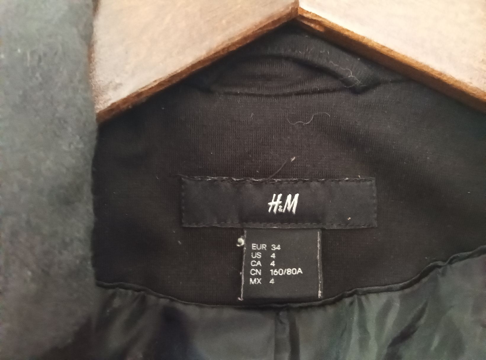 Completi & Tailleur: H&M Blazer, Grösse 34, Schwarz elegant – Usato da Zürich venduto da Asteraki 4