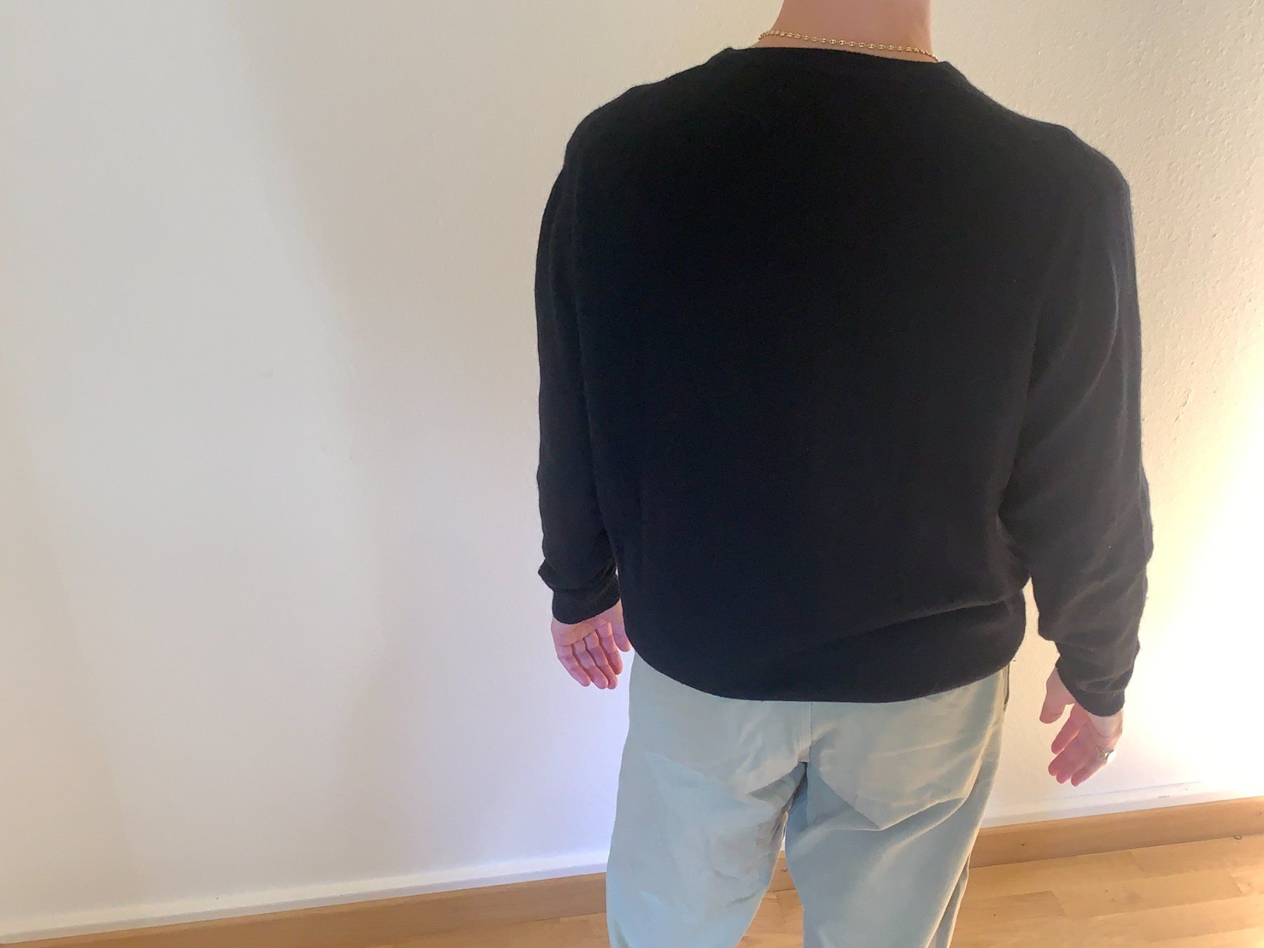 Maglioni & Felpe: 100% Kaschmir Pullover V-Ausschnitt Schwarz, Grösse L – Usato da Zürich venduto da lor_s6l8 5
