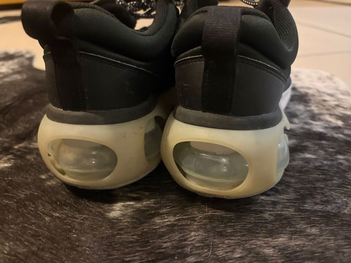 Nike Damenschuhe: Nike Air Max, Noires/Grises, Taille 38,5 – Gebraucht aus Bulle von Re-a-loved 2