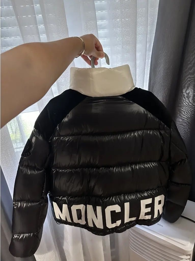 Moncler Giacche: Moncler Chouette Winterjacke – Usato da Kloten venduto da niinaa.5