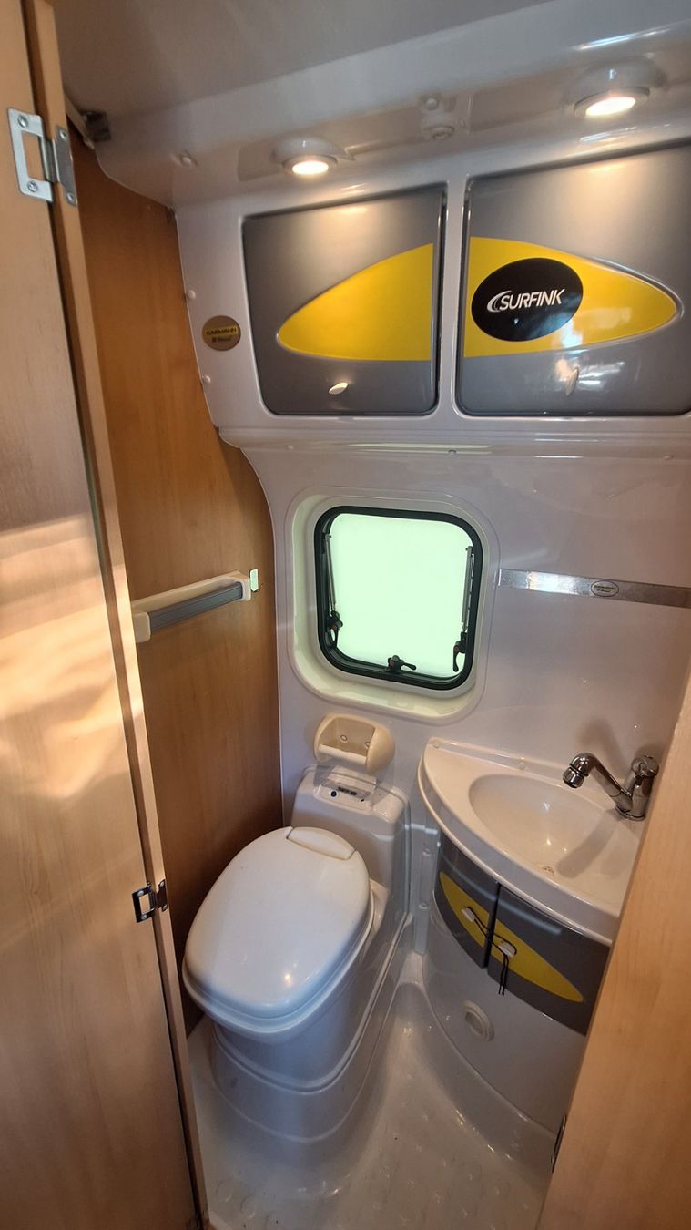 Fiat Veicoli da campeggio: Fiat Ducato Wohnmobil Karmann – Usato da Bern venduto da Fabu88w 5