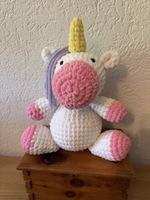 Selbstgehäkeltes Einhorn aus Chenille- Wolle