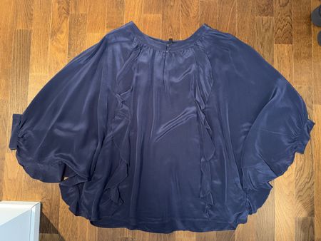 BCBGMAXAZRIA Top Zara Cape XS/S