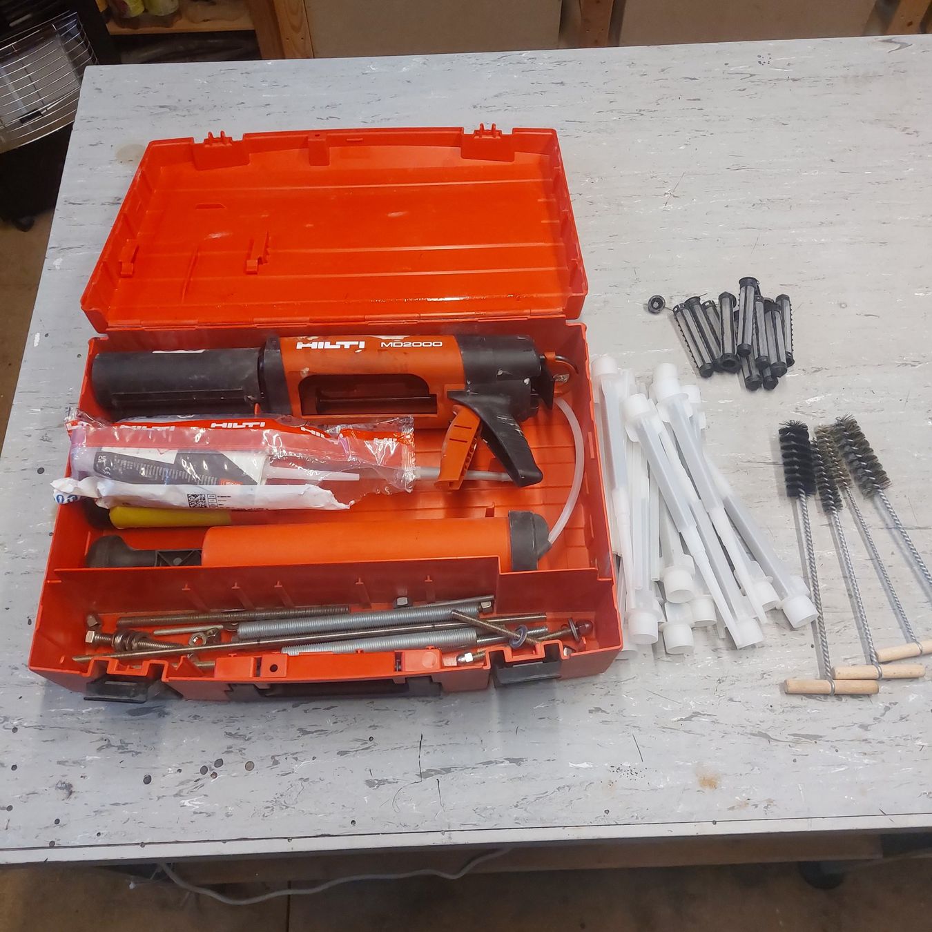 Hilti Tous les outils: Hiltihit auspresspistole – D'occasion à Jonschwil par Woupwouprs6