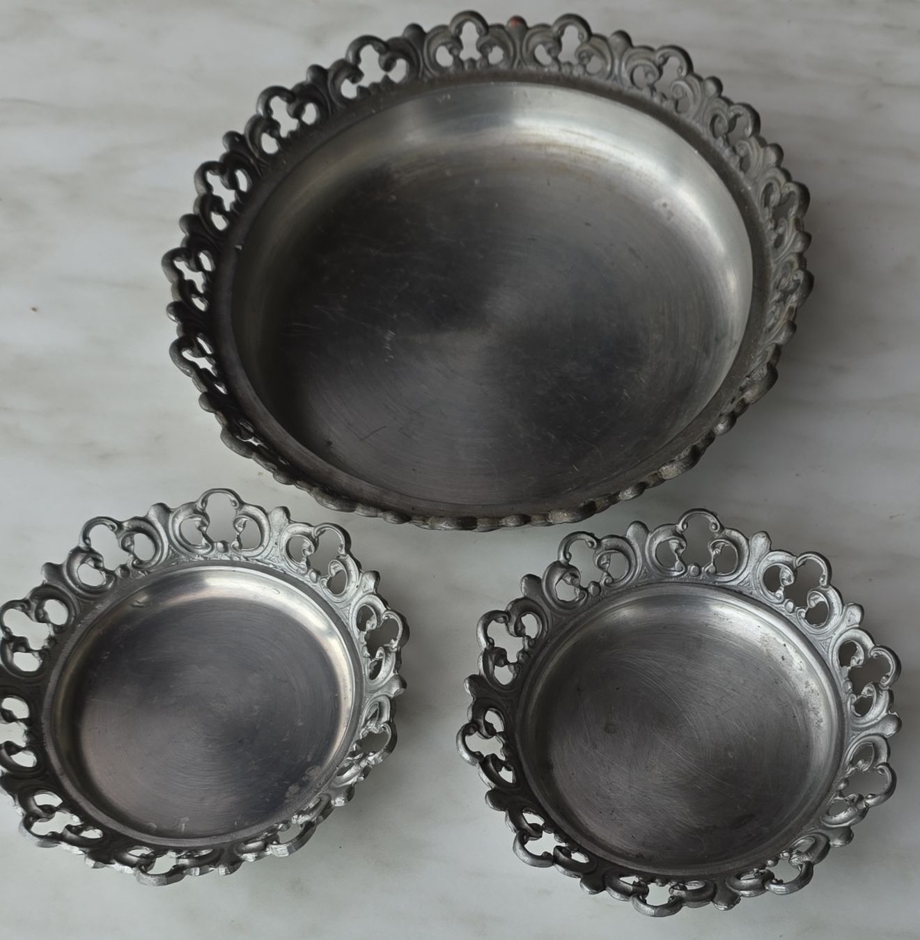 Set di piatti: Vintage Pewter Set. – Usato da Hinwil venduto da Ehretstock8
