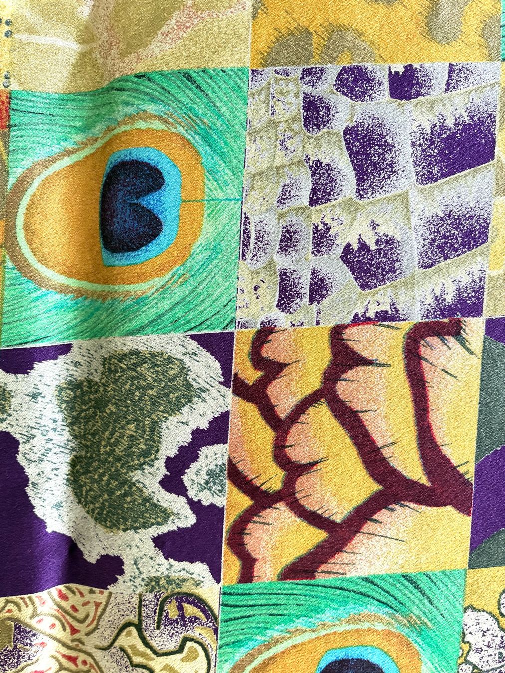Foulard & Sciarpe: Seidenfoulard mit buntem Patchworkmuster Pfauenauge – Usato da Kloten venduto da Nephty 8