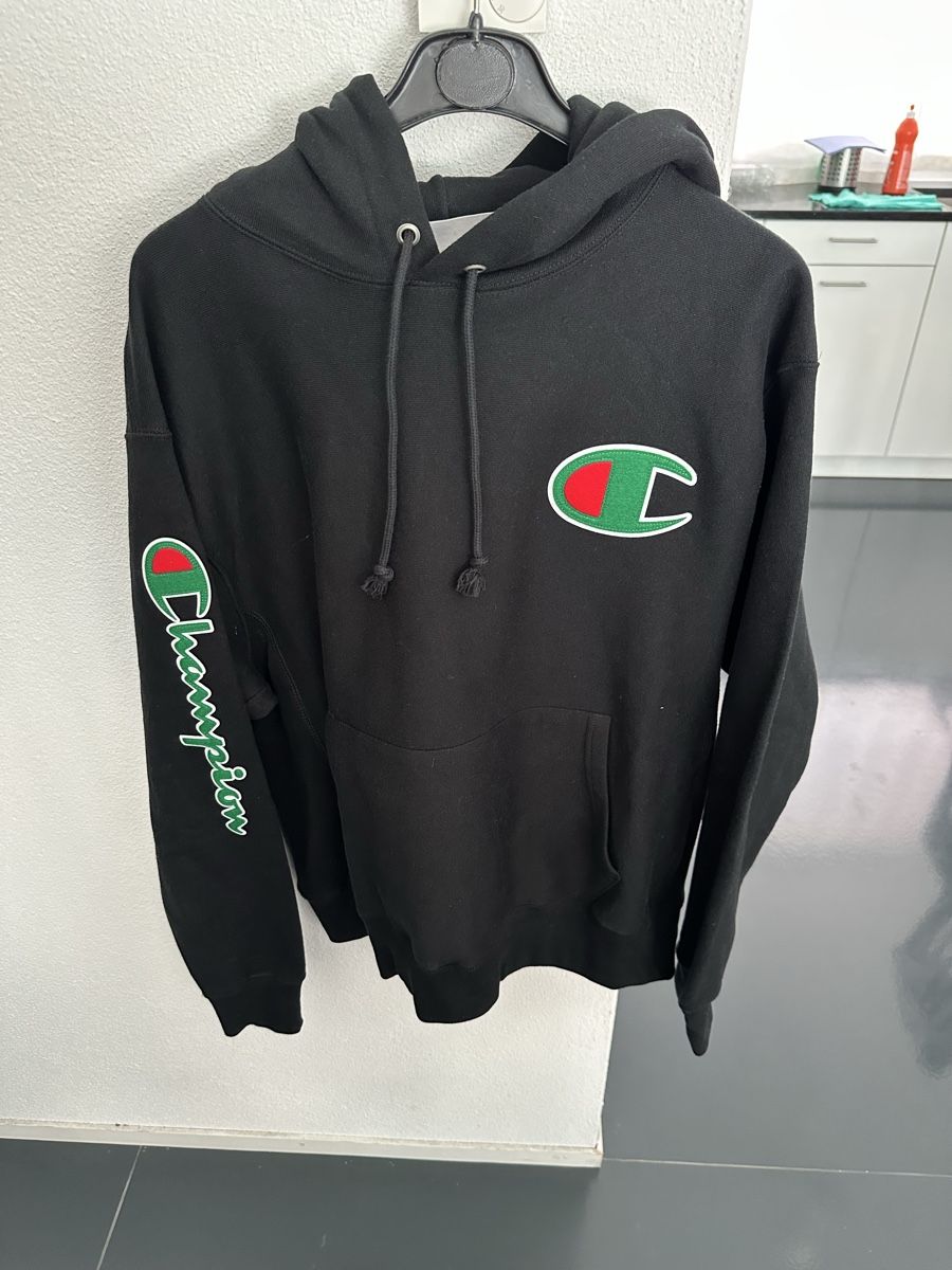 Champion Maglioni & Felpe: Schwarzer Champion Hoodie – Nuovo (secondo la descrizione) da Schlieren venduto da James1010